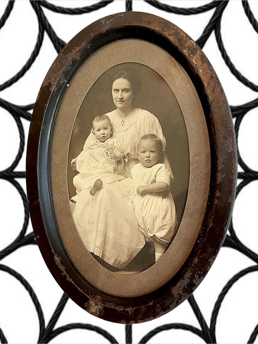 Vintage Oval Metal Photo Frame with Picture